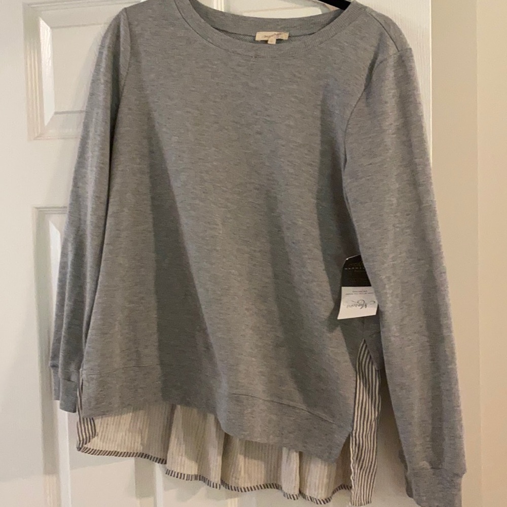 Sweatshirt